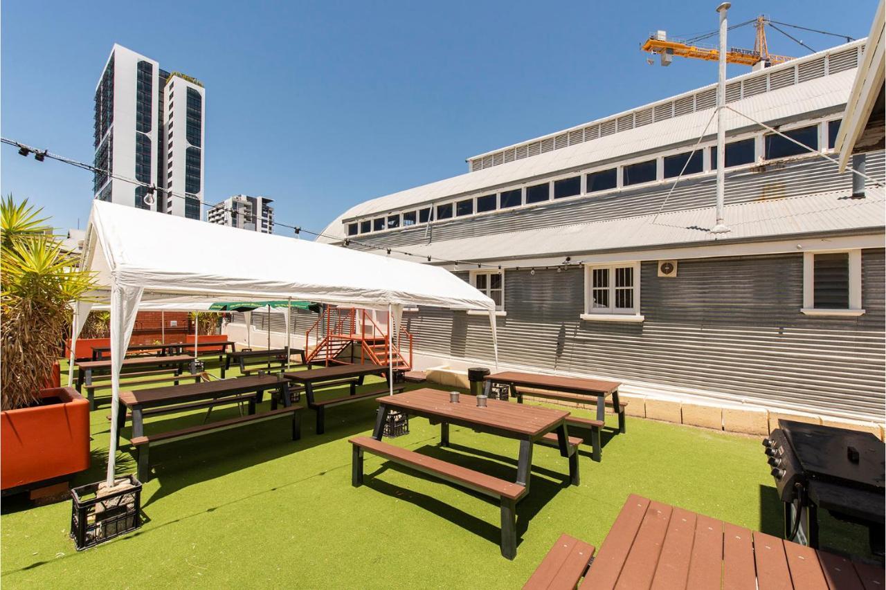 Hostel The Old Swan Barracks Perth Exterior foto